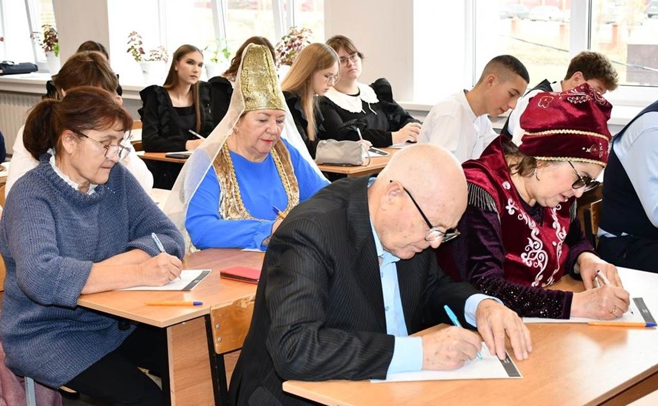 Район мәктәпләрендә «Татарча диктант» яздылар
