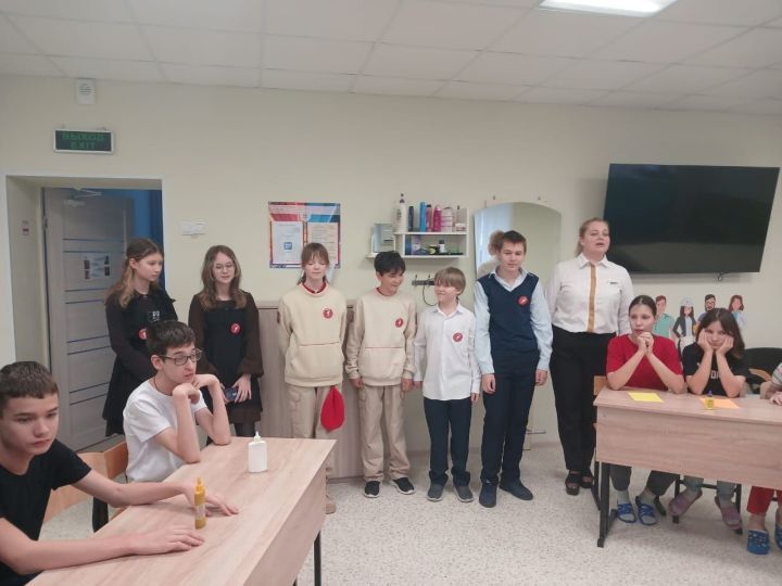 Лаеш активистлары Әниләр көненә бүләкләр ясау буенча мастер-класс үткәрделәр