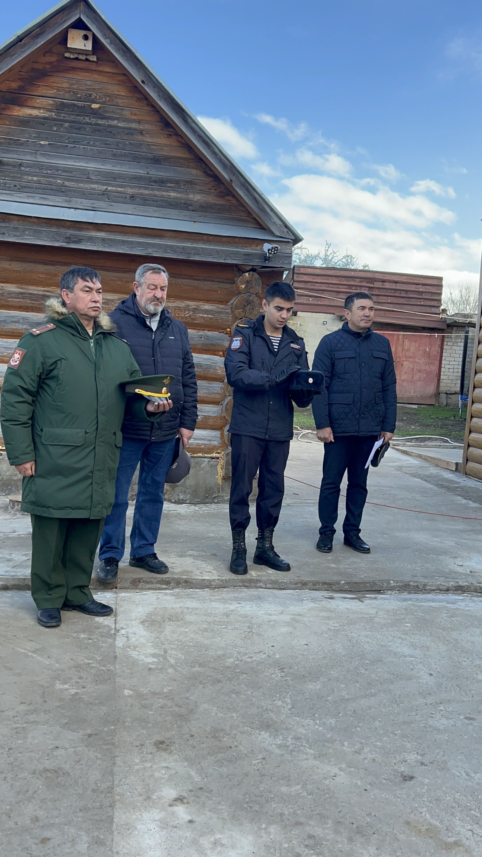 Мемориал открыт: Память о герое СВО Александре Ключникове увековечена