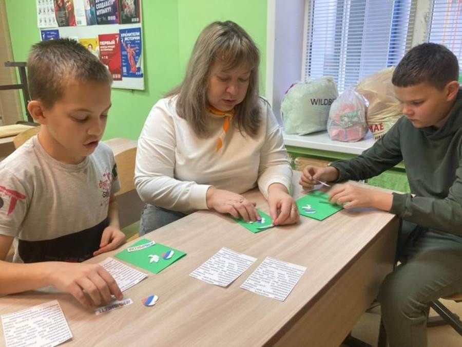 Халыклар бердәмлеге көнендә Лаеш районы яшүсмерләре МХО катнашучылары өчен бүләкләр әзерләделәр