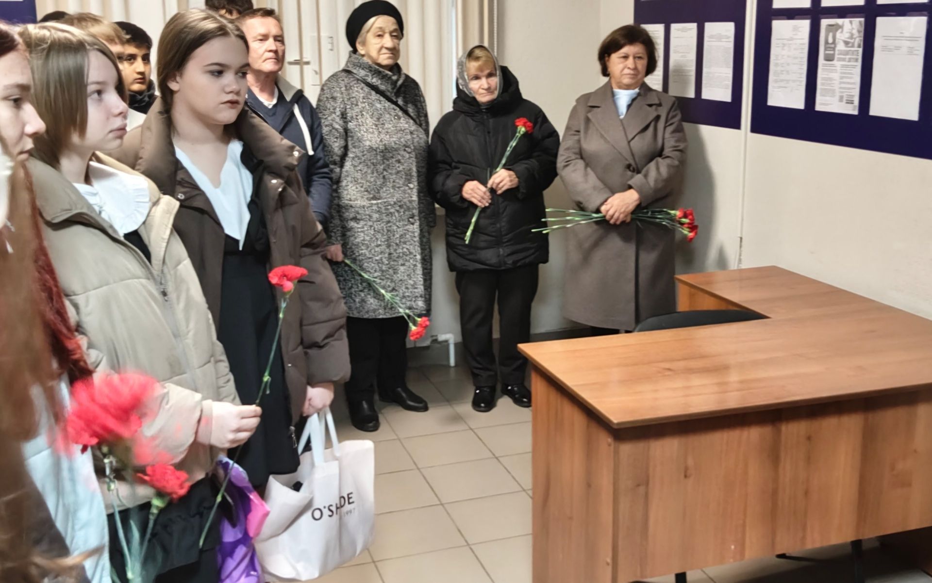 Учащиеся Лаишевской школы №2 почтили память сотрудников органов внутренних дел