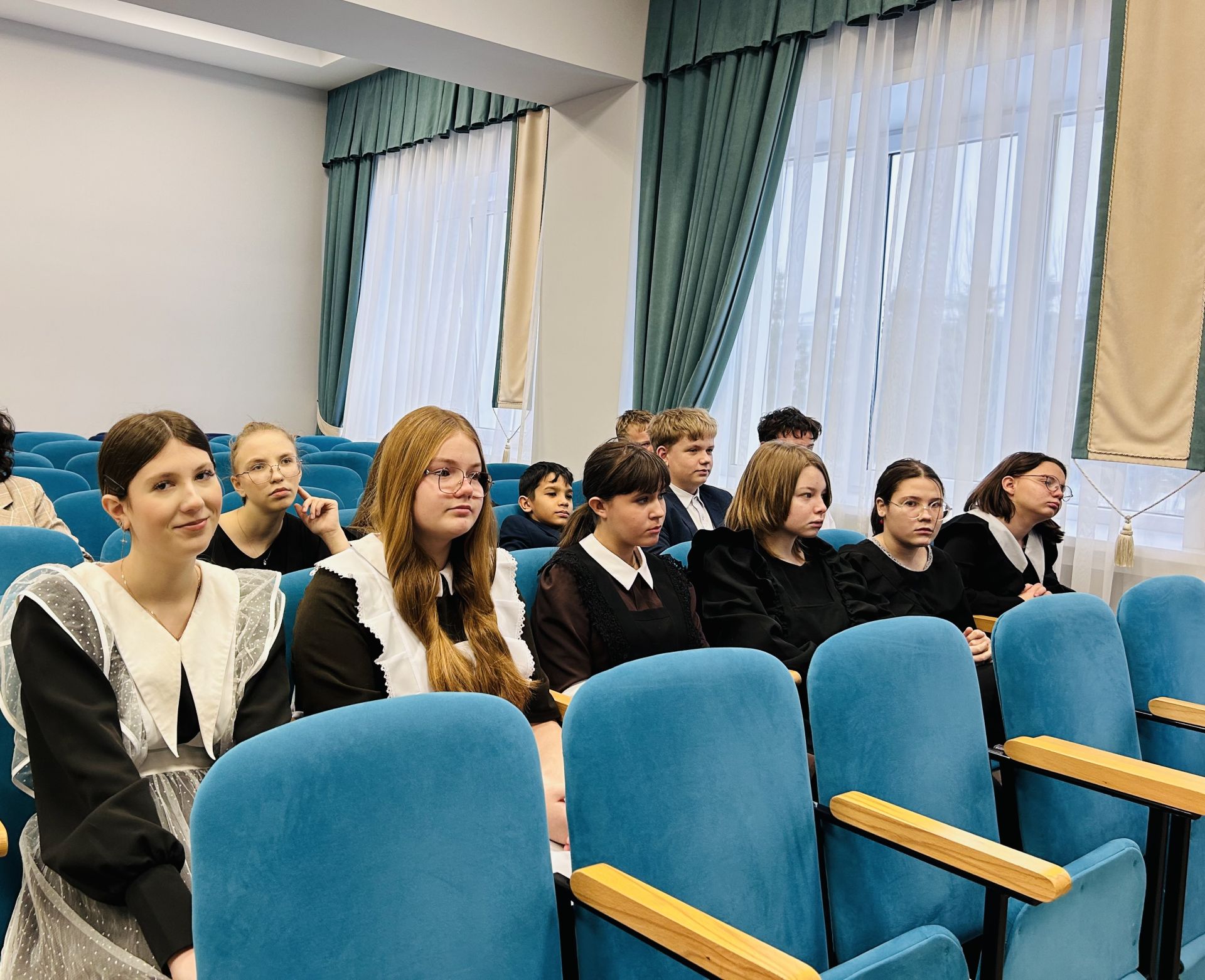День Конституции России отметили в Лаишевской школе №2: патриотизм, единство, гражданская гордость