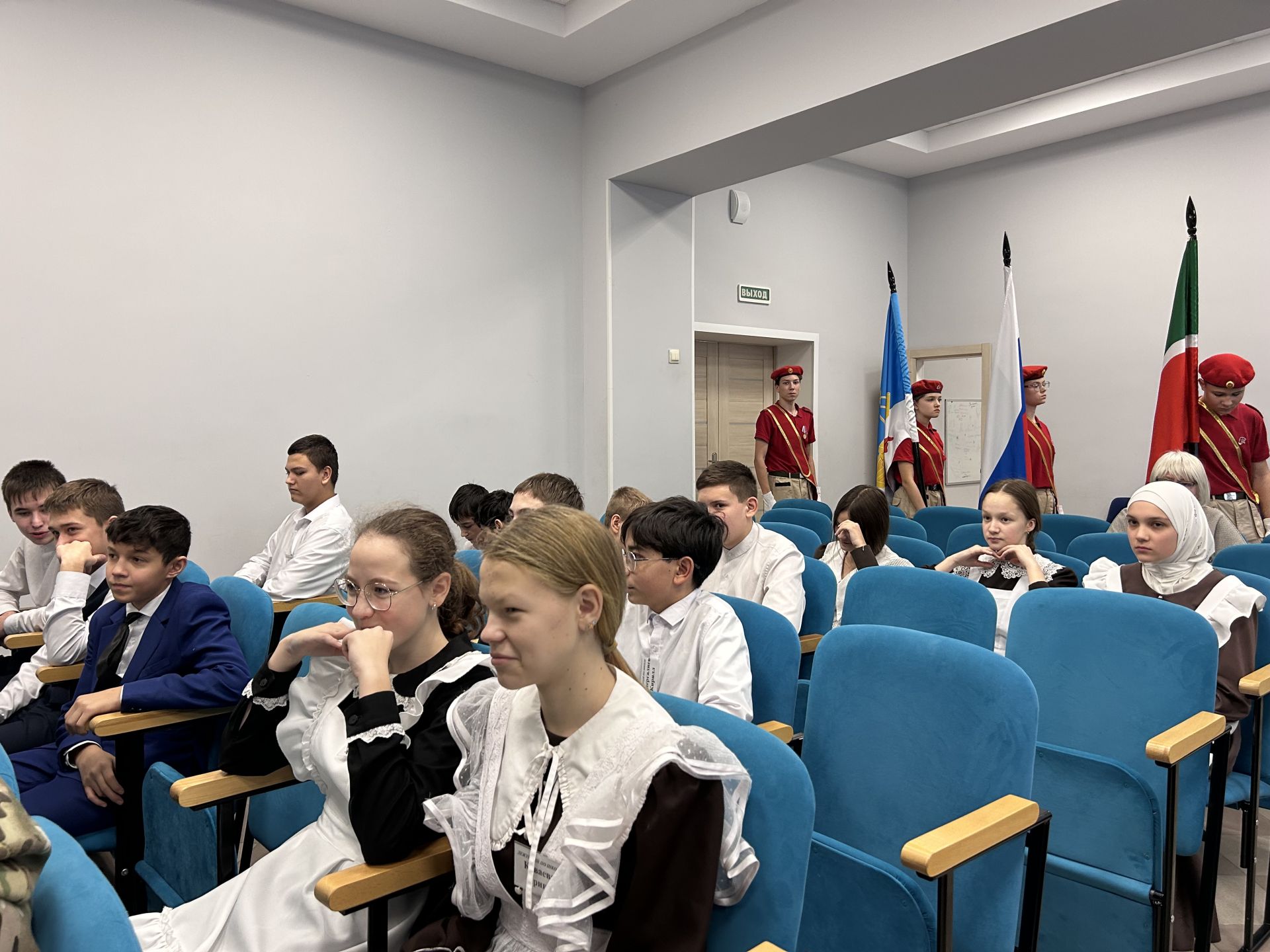 День Конституции России отметили в Лаишевской школе №2: патриотизм, единство, гражданская гордость