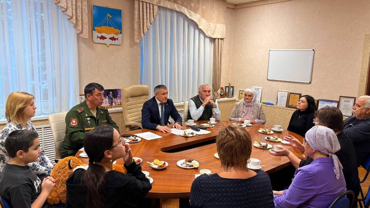 Орденнарны туганнарына тапшырдылар