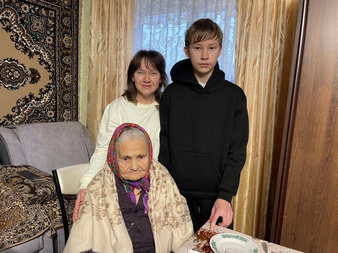 Главное богатство – большая и дружная семья: в Лаишевском районе отметила 90-летие ветеран труда Раида Калинина