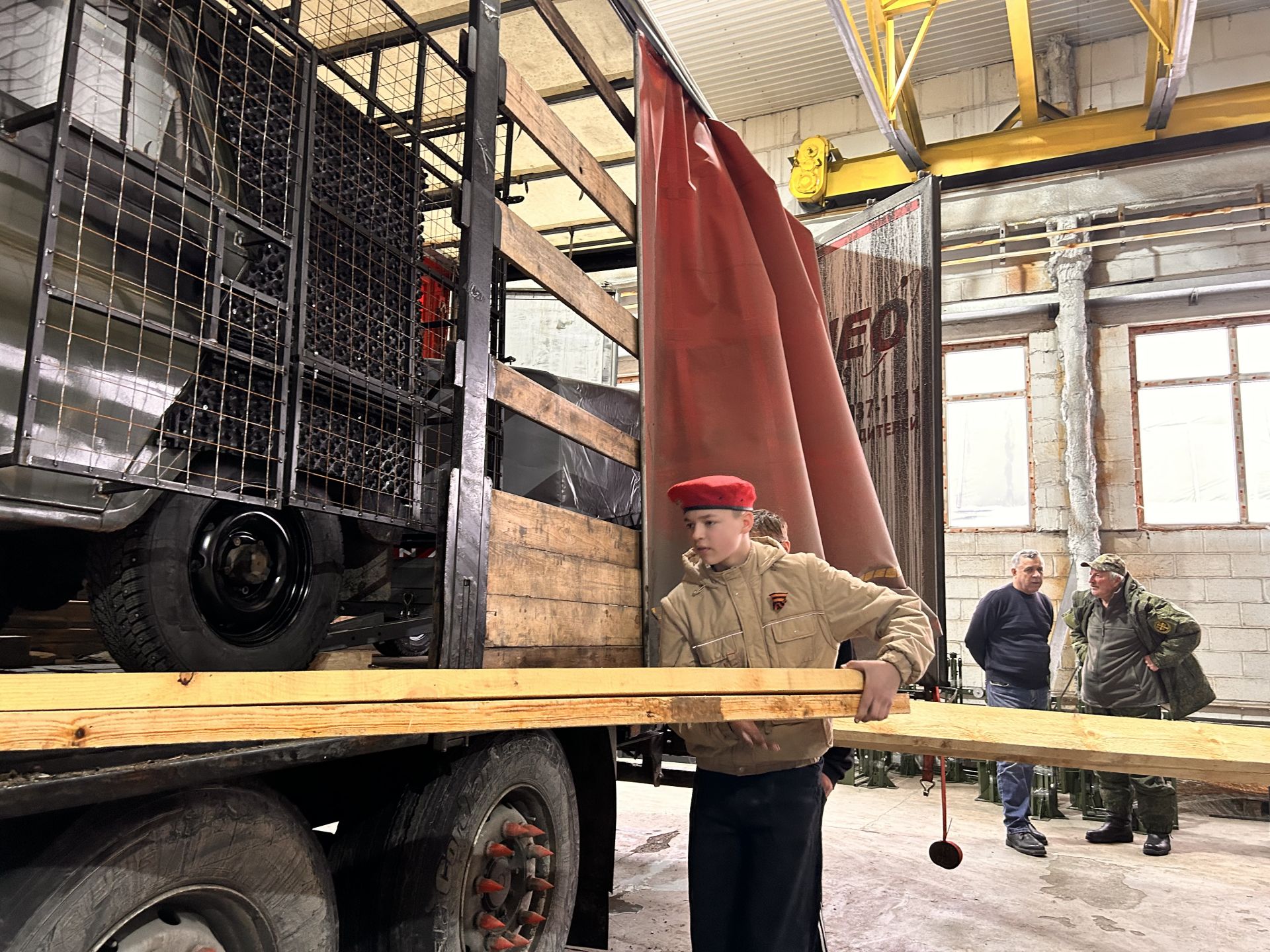 Лаишевский район отправил на передовую новогоднюю партию гуманитарной помощи бойцам СВО