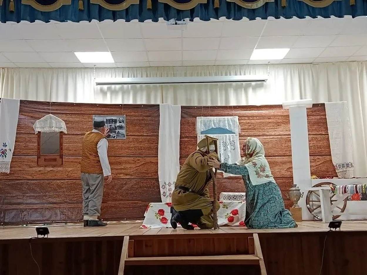 Имәнкискәдә «Яра» эмоциональ спектакле көлү дә, күз яшьләре дә уятты
