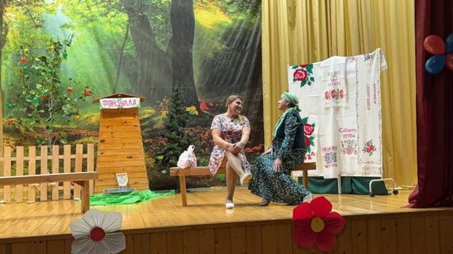 Пәрәү мәдәният йортында «Чишмәле гомер » спектаклен күрсәттеләр