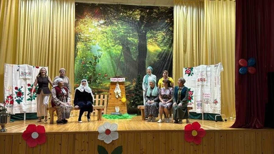 Пәрәү мәдәният йортында «Чишмәле гомер » спектаклен күрсәттеләр