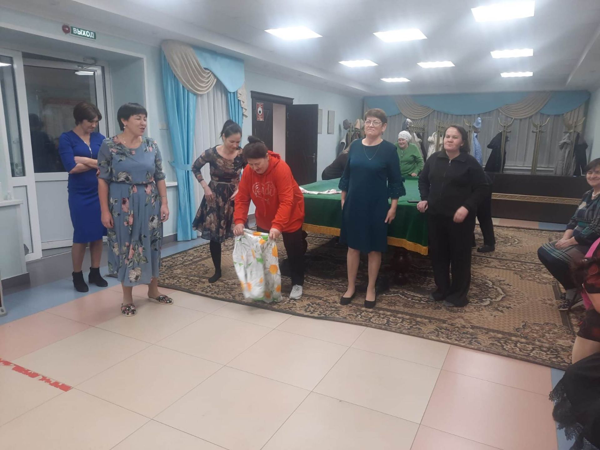 Атабай мәдәният йортында Әниләр көненә багышланган җылы кичә узды