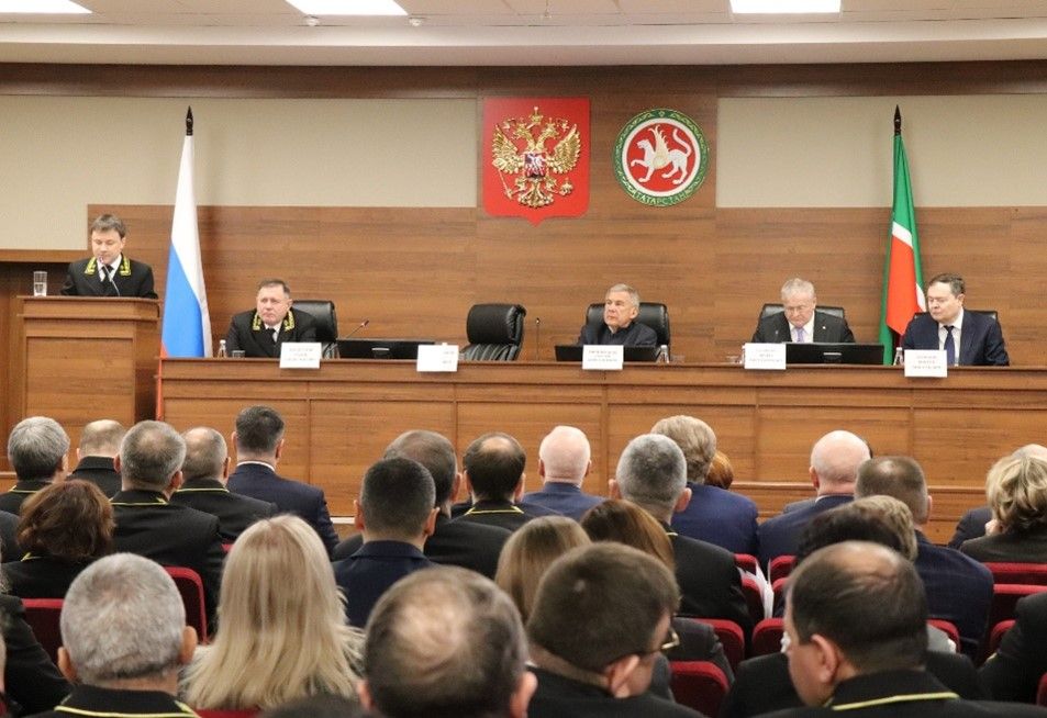 Рустам Минниханов: В Татарстане можно обращаться к мировым судьям через Госуслуги