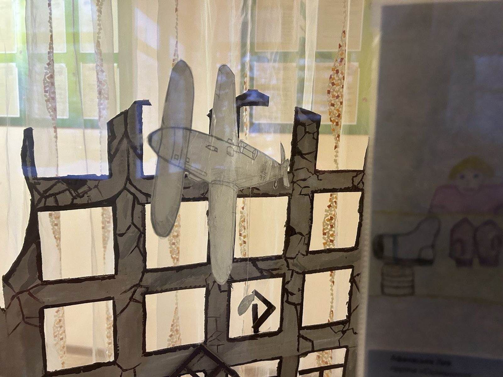 Ватанны саклаучылар елы һәм Бөек Ватан сугышында Җиңүнең 80 еллыгы уңаеннан Лаеш районының «Берёзка» балалар бакчасында балалар рәсемнәре һәм кул эшләре күргәзмәсе уза