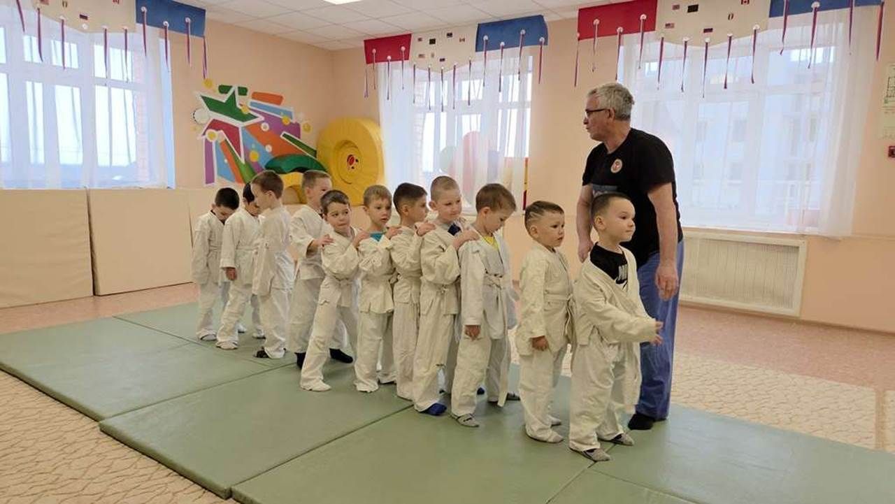 «Ромашка» балалар бакчасында спорт ярышларын әниләргә багышладылар