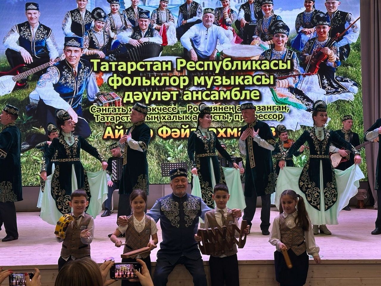 В Лаишевском районе выступил заслуженный артист России Айдар Файзрахманов