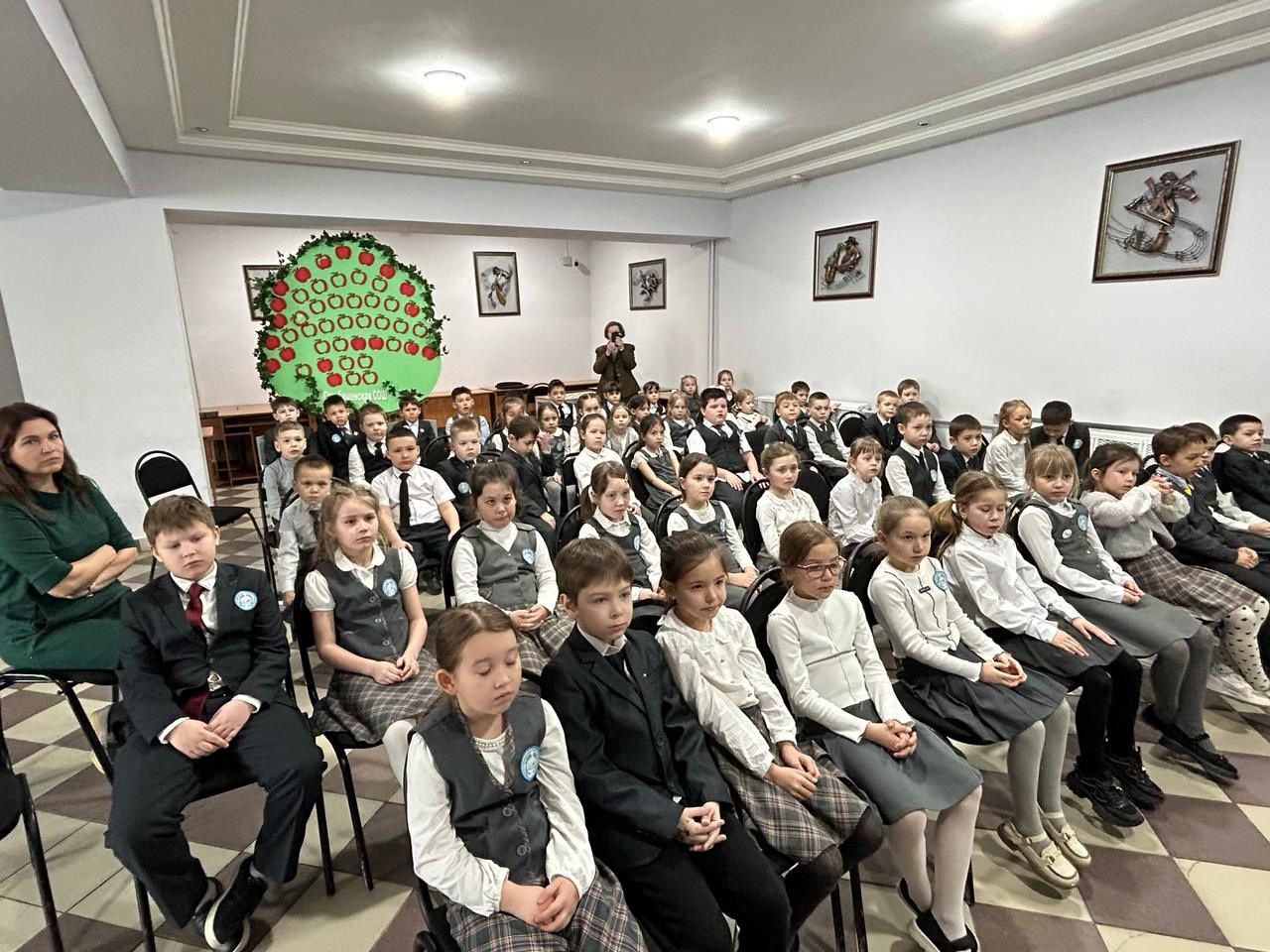 Писатель Альберт Кольцов поделился с учащимися Лаишевского района своими знаниями о птицах