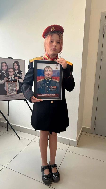 В Усадском лицее увековечили память Героя России Алексея Копунова
