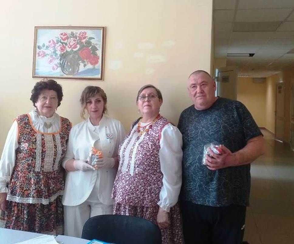 Шәфкать ордены волонтерлары Лаеш хастаханәсе пациентларын Пасха белән котладылар