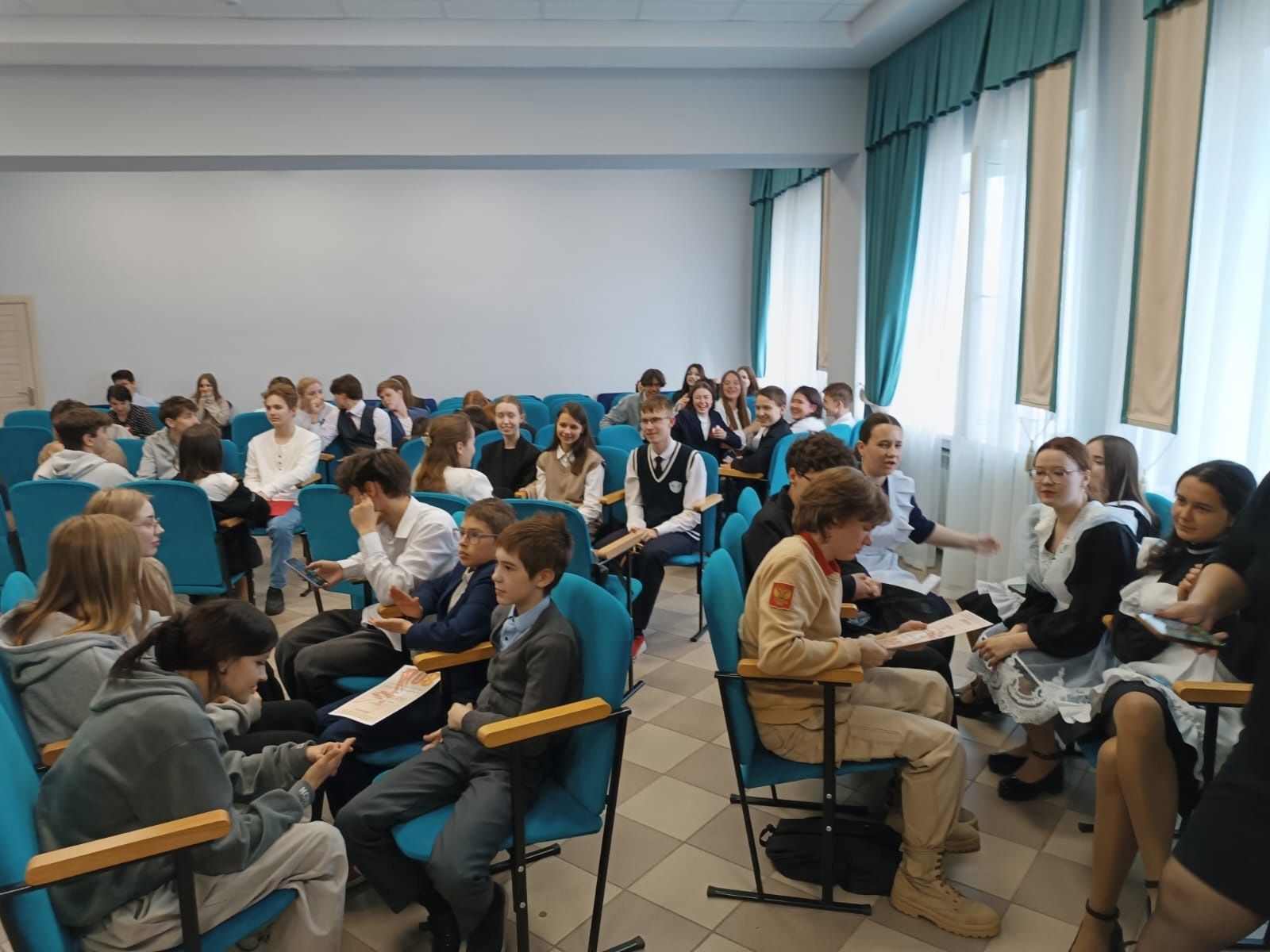 В Лаишевской школе №2 состоялся захватывающий интеллектуальный турнир «Мы — наследники Победы»