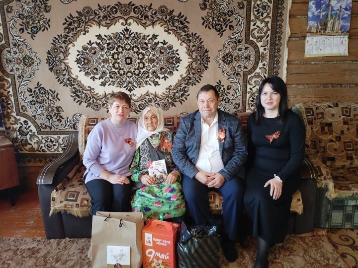 Атабай авыл җирлегендә тыл хезмәтчәннәрен котлыйлар