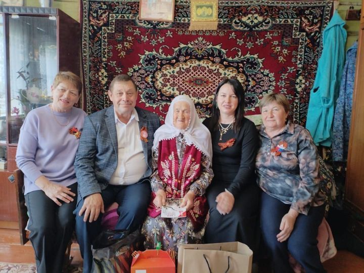 Атабай авыл җирлегендә тыл хезмәтчәннәрен котлыйлар