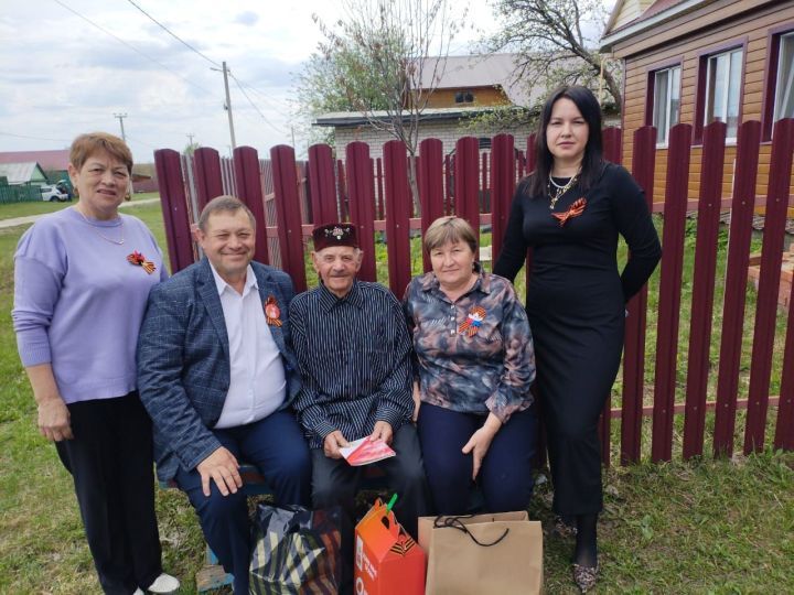 Атабай авыл җирлегендә тыл хезмәтчәннәрен котлыйлар