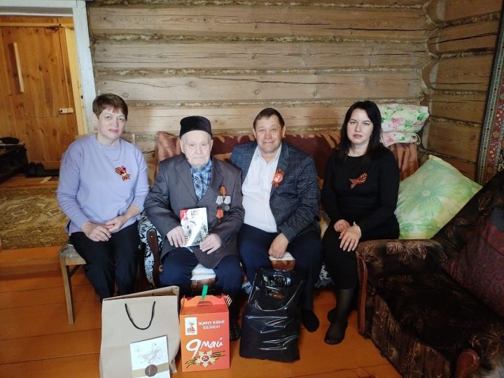 Атабай авыл җирлегендә тыл хезмәтчәннәрен котлыйлар