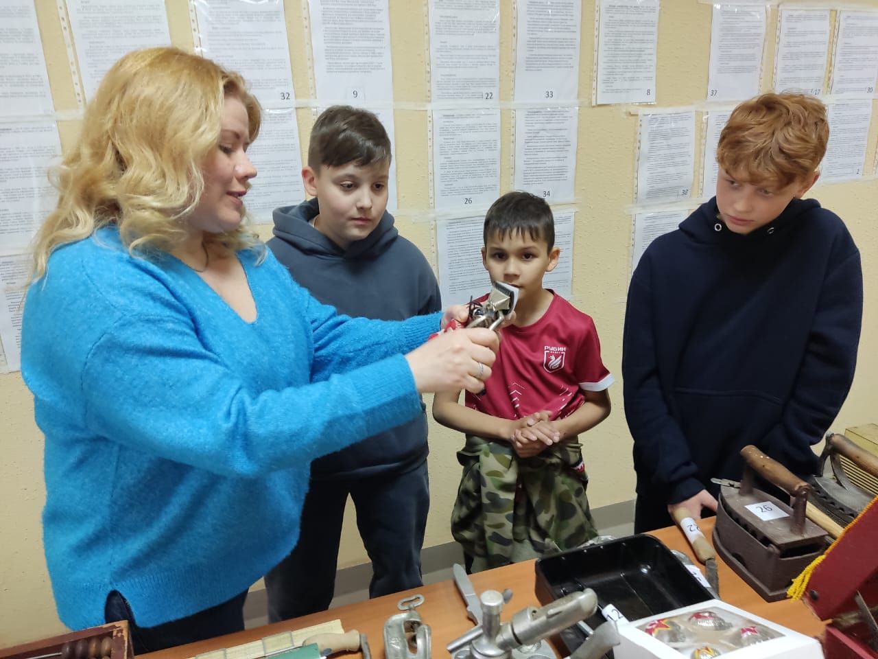 Инициатива Гиндиных, содружество жителей МКД и тесное взаимодействие с УК помогли ярко отметить День Победы. Часть 2