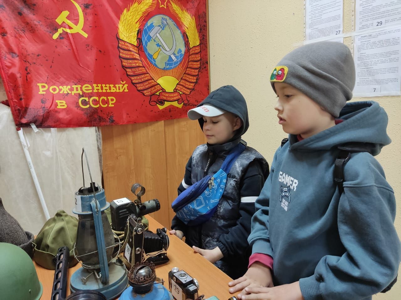 Инициатива Гиндиных, содружество жителей МКД и тесное взаимодействие с УК помогли ярко отметить День Победы. Часть 2