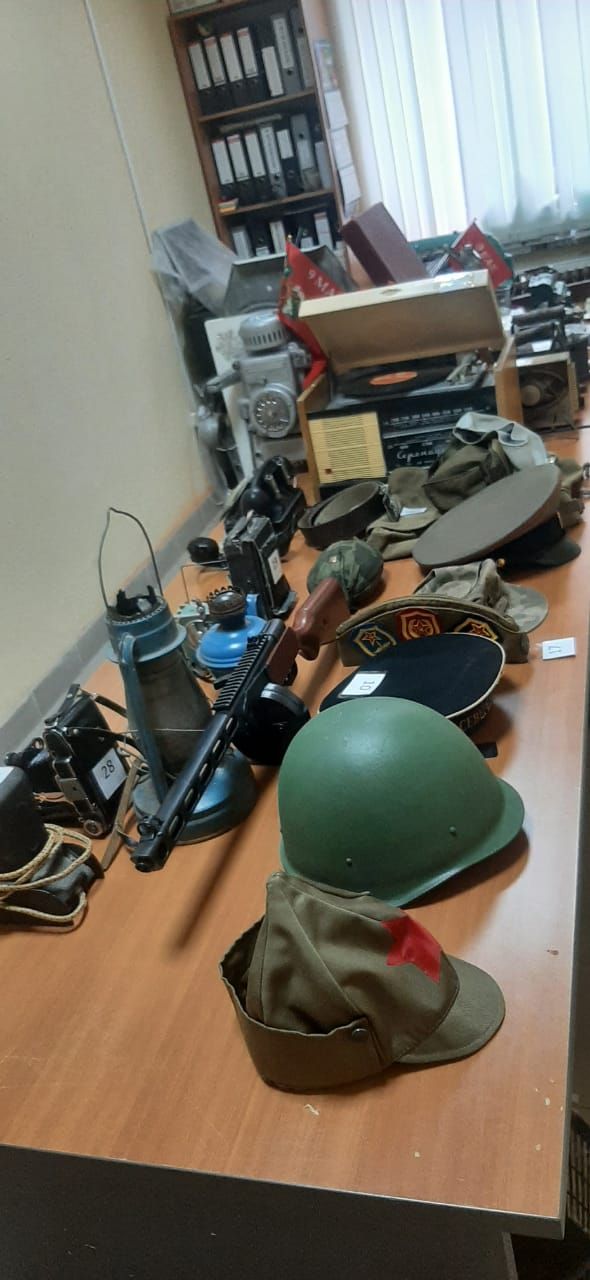 Инициатива Гиндиных, содружество жителей МКД и тесное взаимодействие с УК помогли ярко отметить День Победы. Часть 2