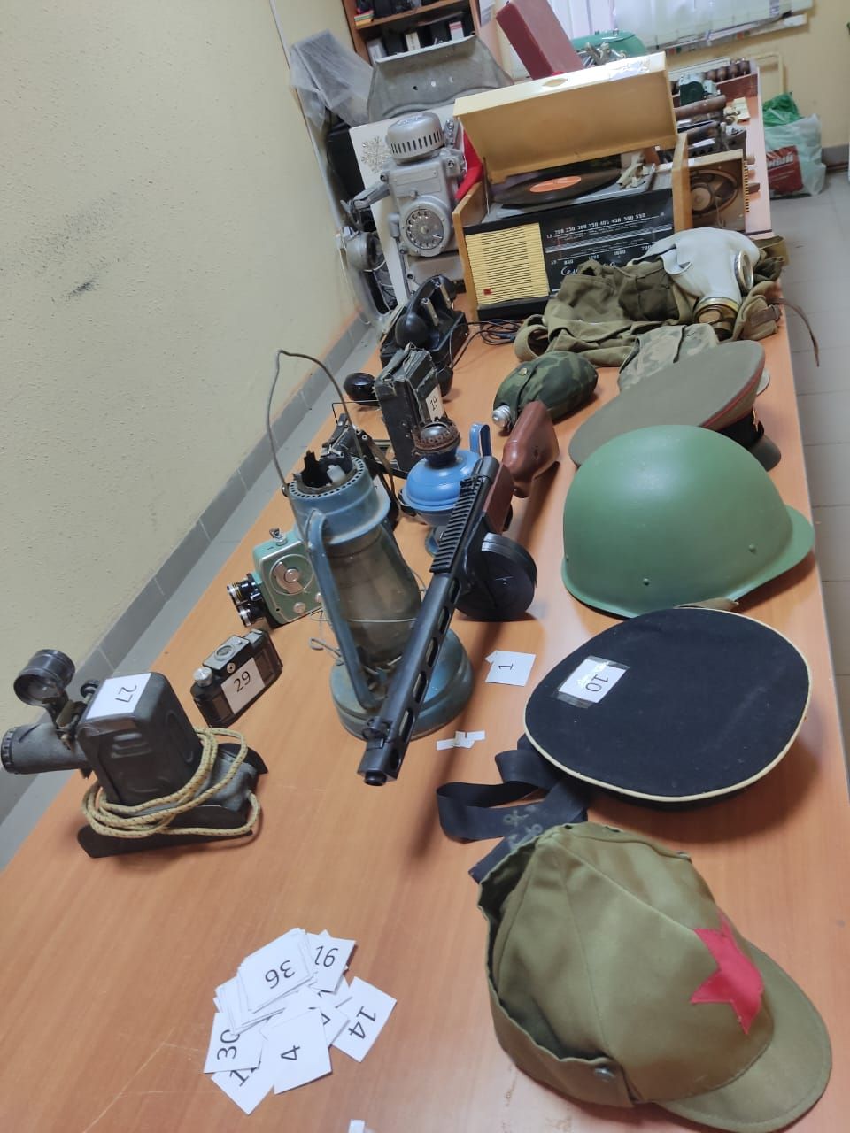 Инициатива Гиндиных, содружество жителей МКД и тесное взаимодействие с УК помогли ярко отметить День Победы. Часть 2