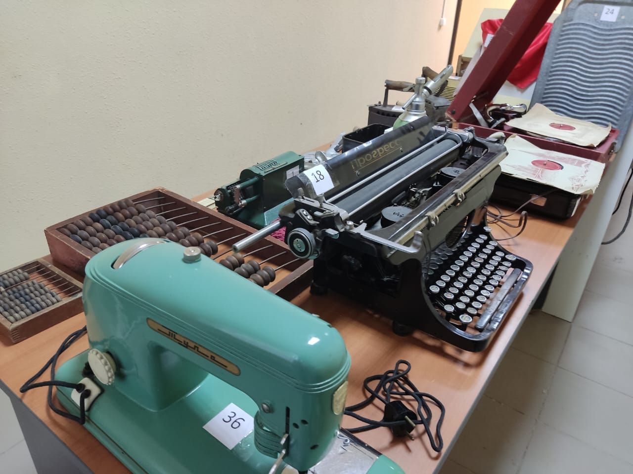 Инициатива Гиндиных, содружество жителей МКД и тесное взаимодействие с УК помогли ярко отметить День Победы. Часть 2