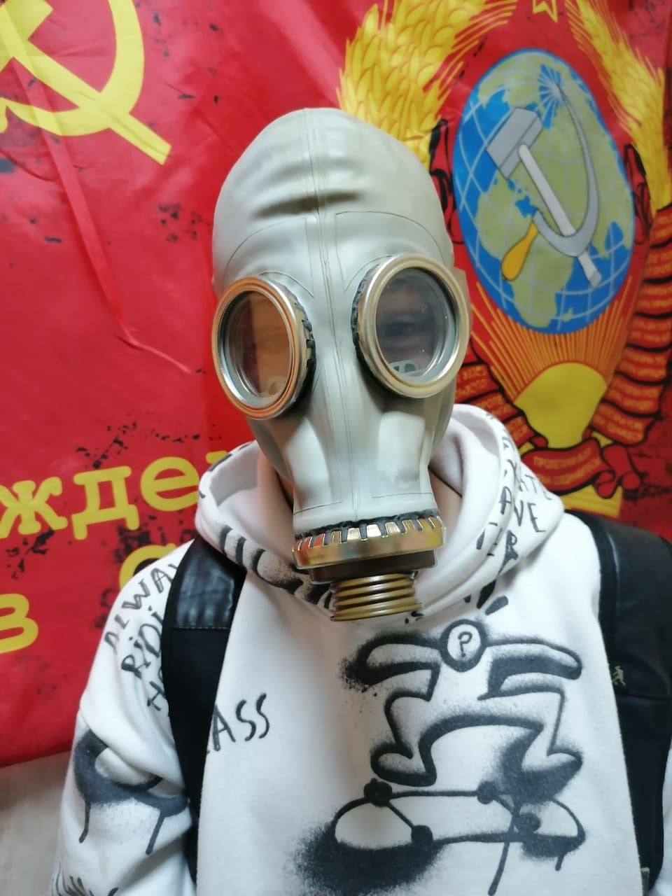 Инициатива Гиндиных, содружество жителей МКД и тесное взаимодействие с УК помогли ярко отметить День Победы. Часть 2