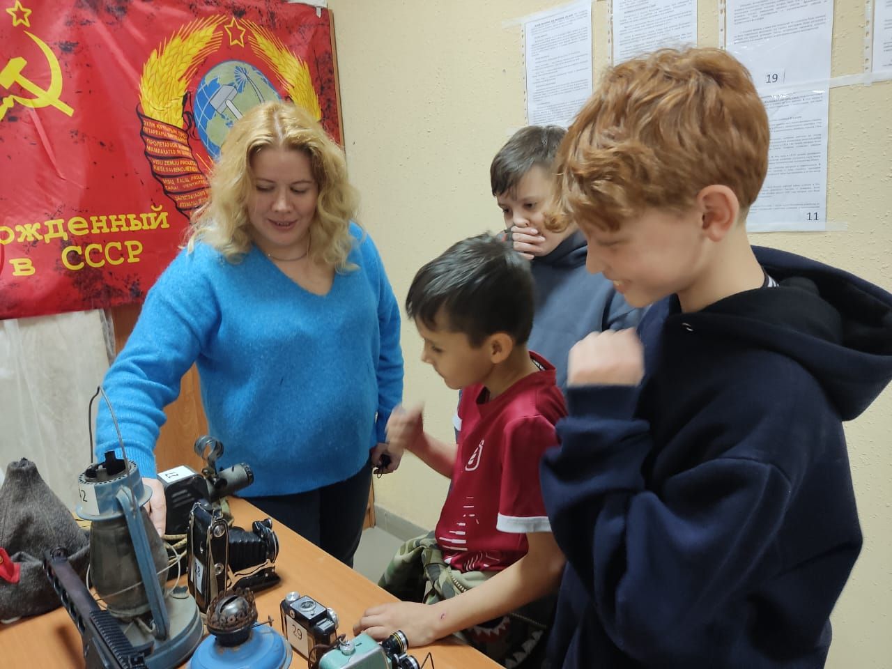 Инициатива Гиндиных, содружество жителей МКД и тесное взаимодействие с УК помогли ярко отметить День Победы. Часть 2