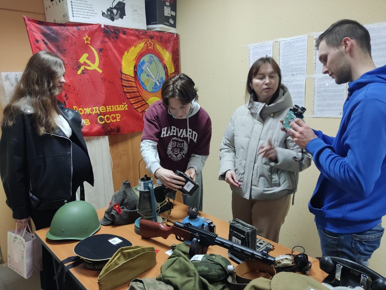 Инициатива Гиндиных, содружество жителей МКД и тесное взаимодействие с УК помогли ярко отметить День Победы. Часть 2