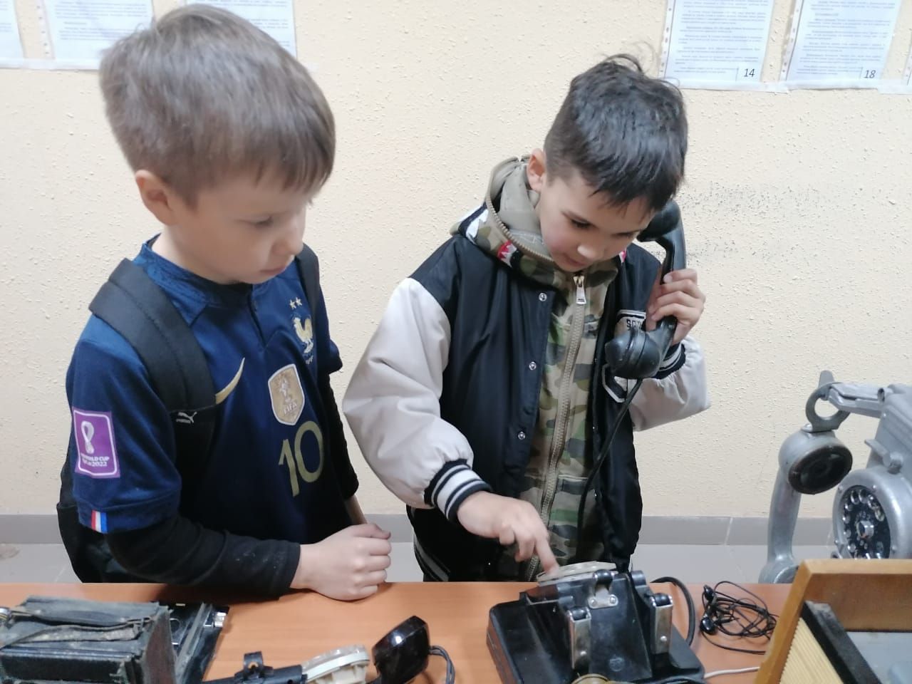 Инициатива Гиндиных, содружество жителей МКД и тесное взаимодействие с УК помогли ярко отметить День Победы. Часть 2