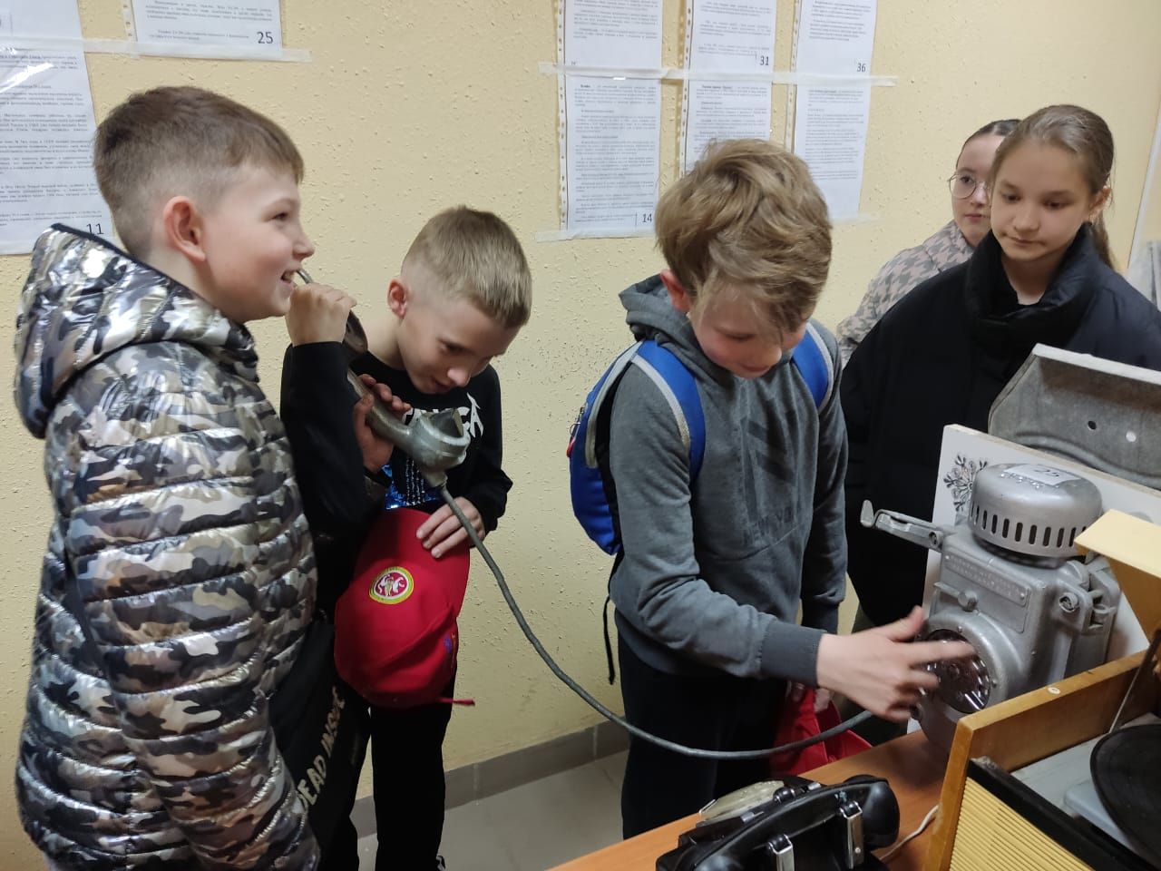 Инициатива Гиндиных, содружество жителей МКД и тесное взаимодействие с УК помогли ярко отметить День Победы. Часть 2