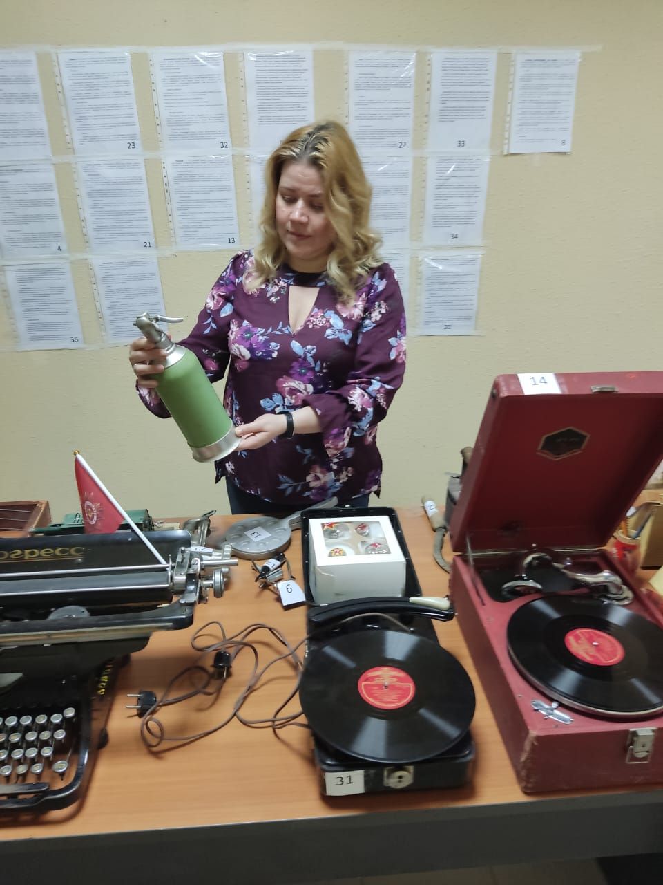 Инициатива Гиндиных, содружество жителей МКД и тесное взаимодействие с УК помогли ярко отметить День Победы. Часть 2