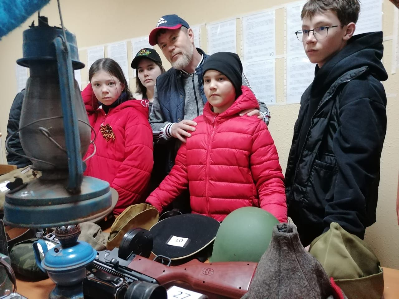 Инициатива Гиндиных, содружество жителей МКД и тесное взаимодействие с УК помогли ярко отметить День Победы. Часть 2