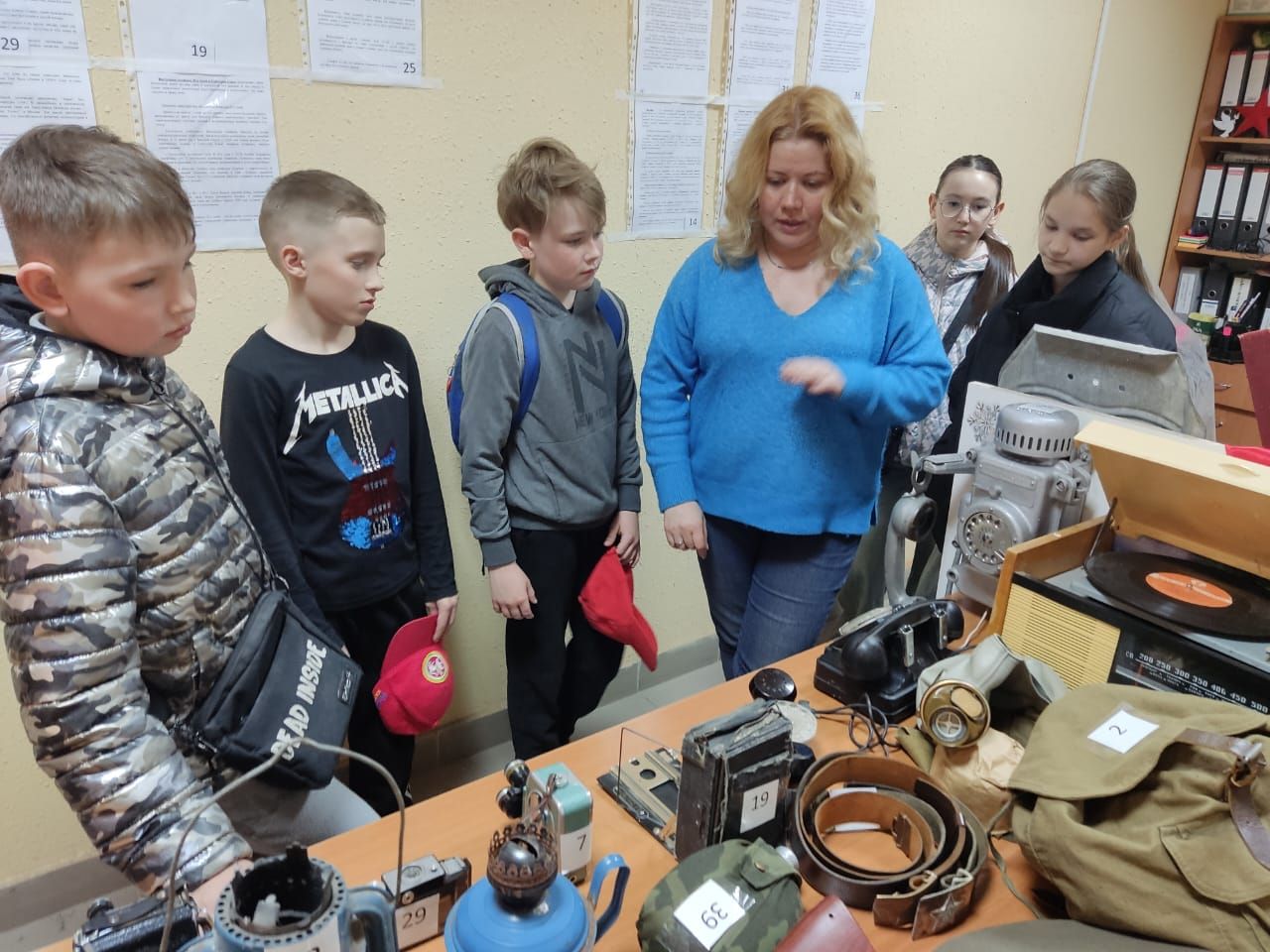 Инициатива Гиндиных, содружество жителей МКД и тесное взаимодействие с УК помогли ярко отметить День Победы. Часть 2