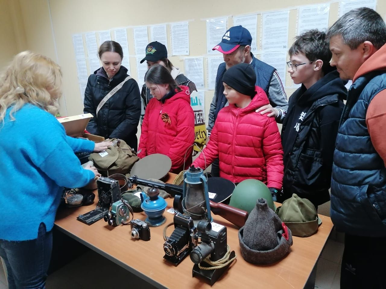 Инициатива Гиндиных, содружество жителей МКД и тесное взаимодействие с УК помогли ярко отметить День Победы. Часть 2