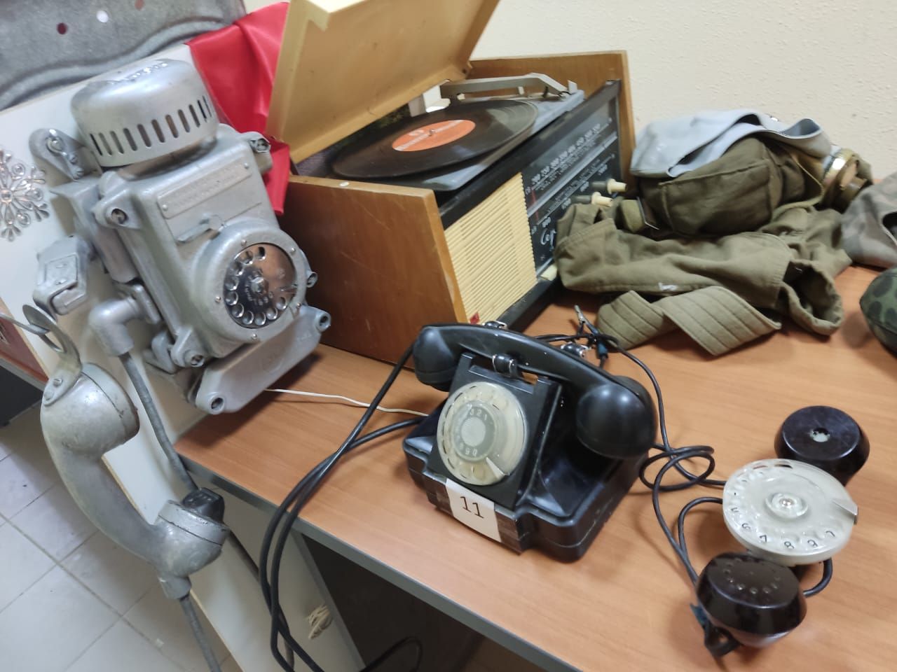 Инициатива Гиндиных, содружество жителей МКД и тесное взаимодействие с УК помогли ярко отметить День Победы. Часть 2