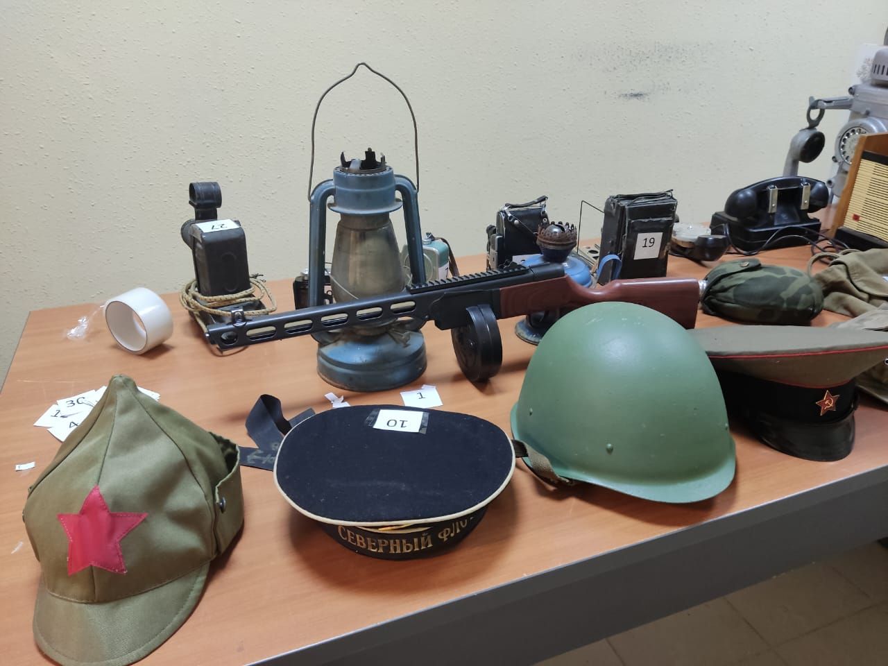 Инициатива Гиндиных, содружество жителей МКД и тесное взаимодействие с УК помогли ярко отметить День Победы. Часть 2