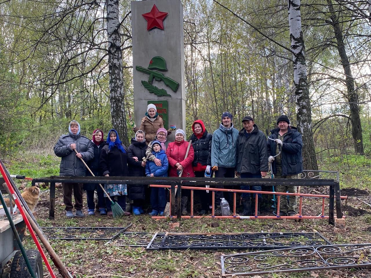 В селе Емельяново привели в порядок памятники, посвящённые Великой Отечественной войне