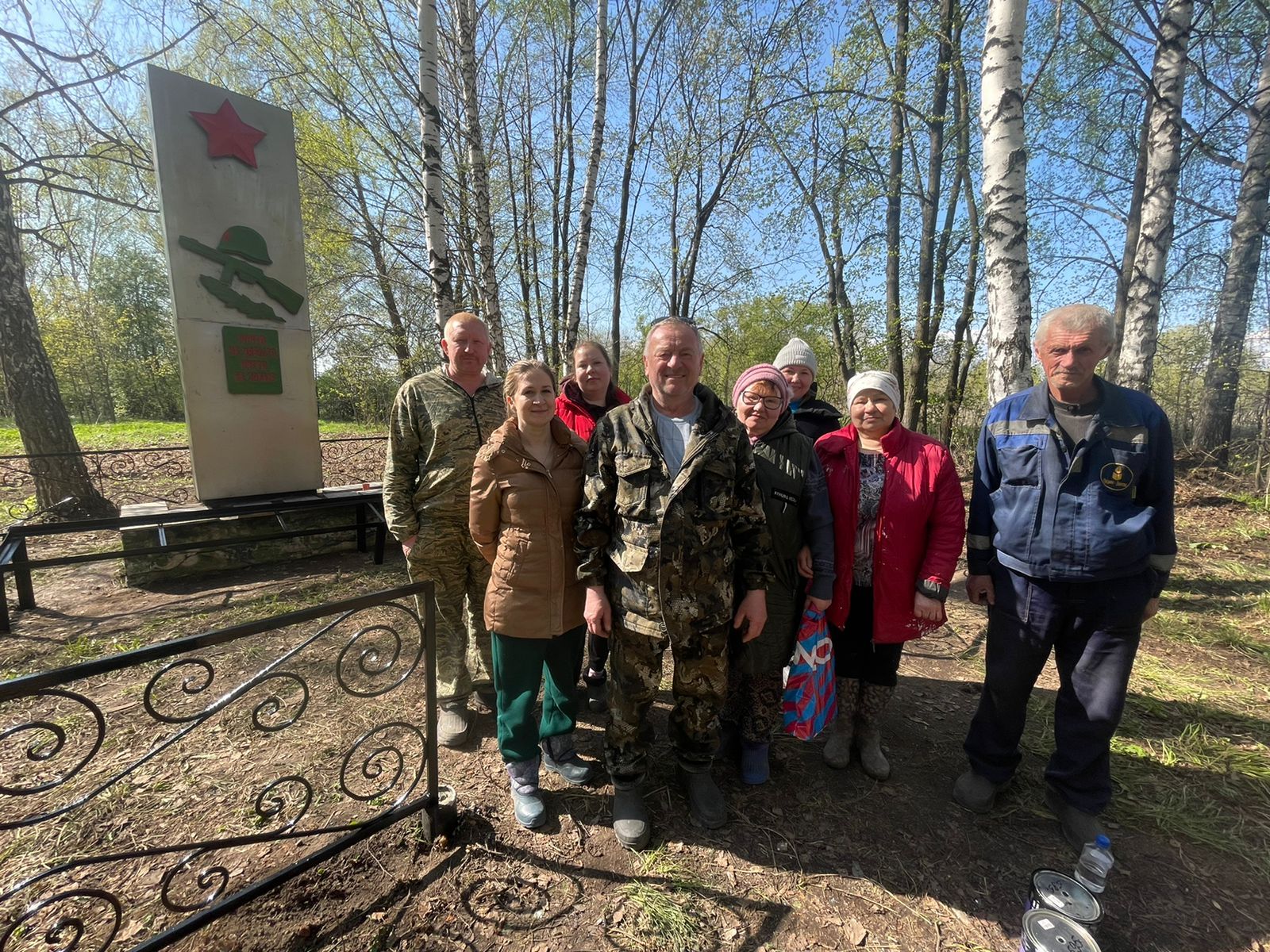 В селе Емельяново привели в порядок памятники, посвящённые Великой Отечественной войне