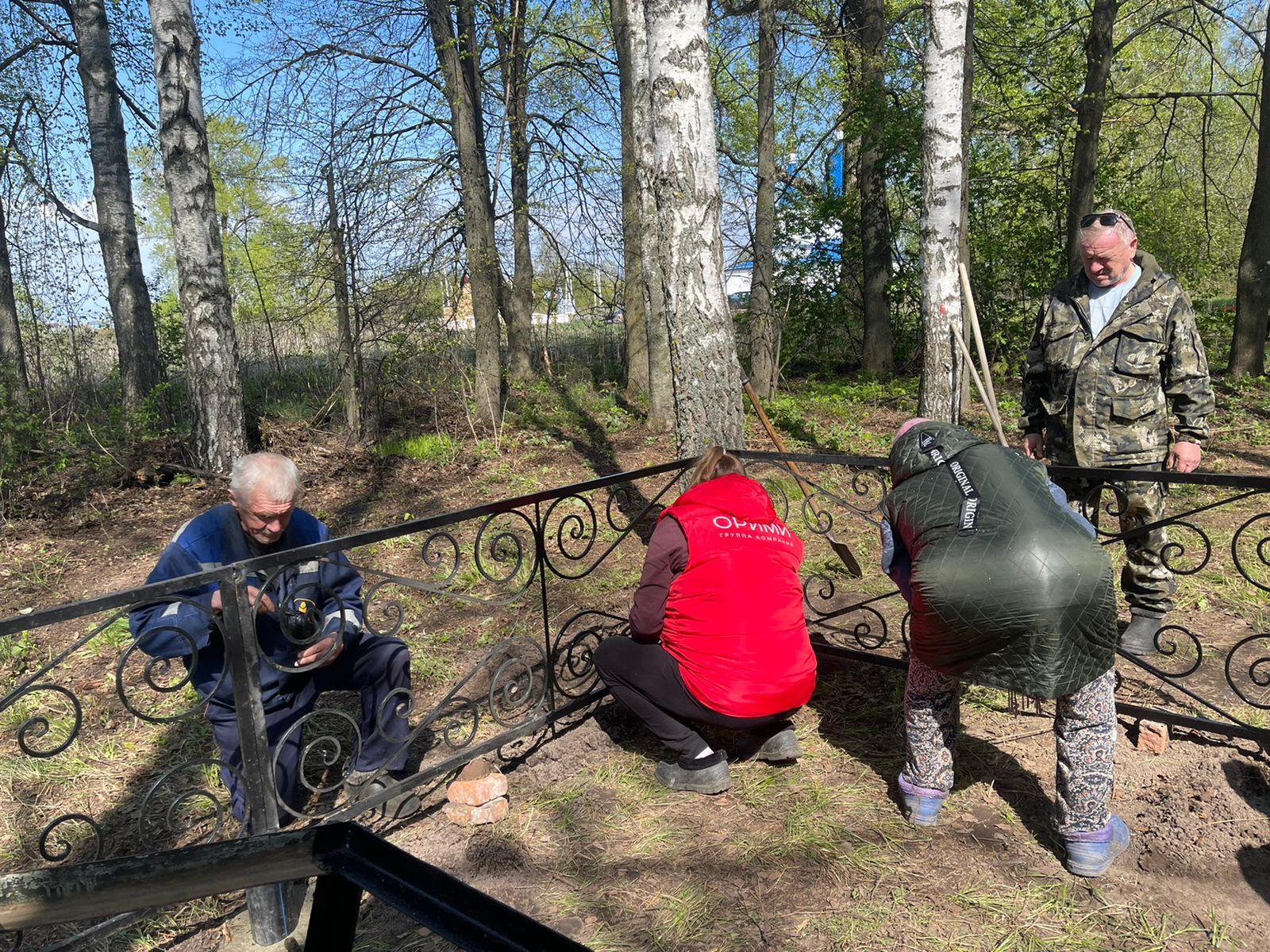 В селе Емельяново привели в порядок памятники, посвящённые Великой Отечественной войне