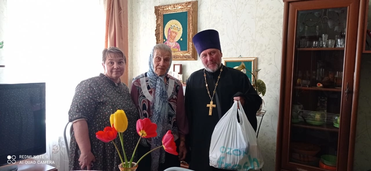 Директор Центра социальной защиты и священник посетили тружеников тыла и детей войны в Лаишевском районе