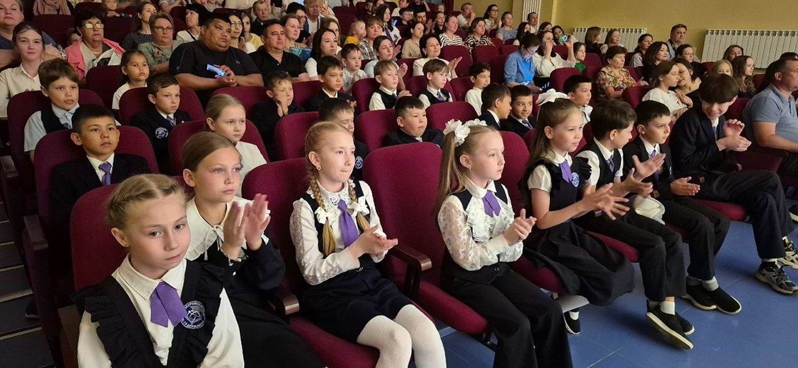 Сокуры мәктәбенең иң яхшы укучыларын һәм педагогларын «Йолдызлар аллеясы» нда бүләкләделәр