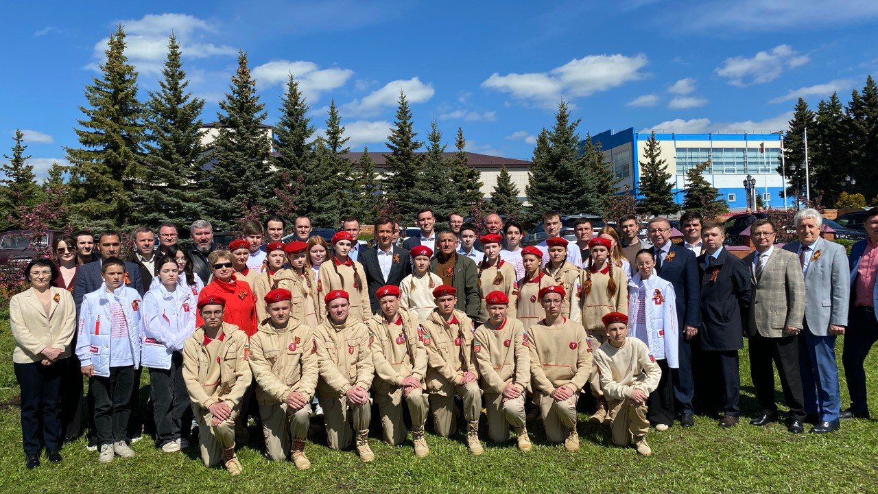 В городе Лаишево торжественно открыли Аллею Славы связистов