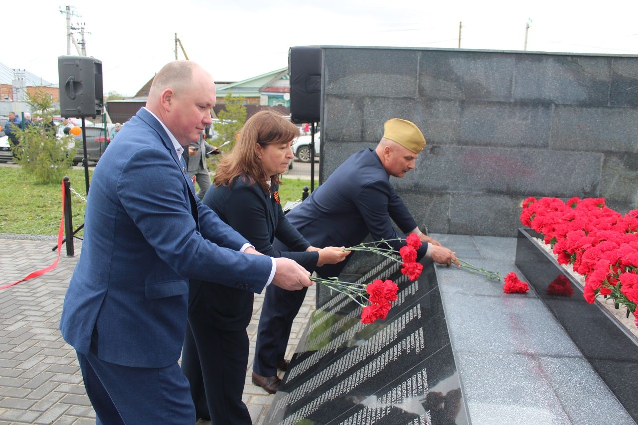 В селе Кирби Лаишевского района открыли памятник односельчанам-участникам боевых действий
