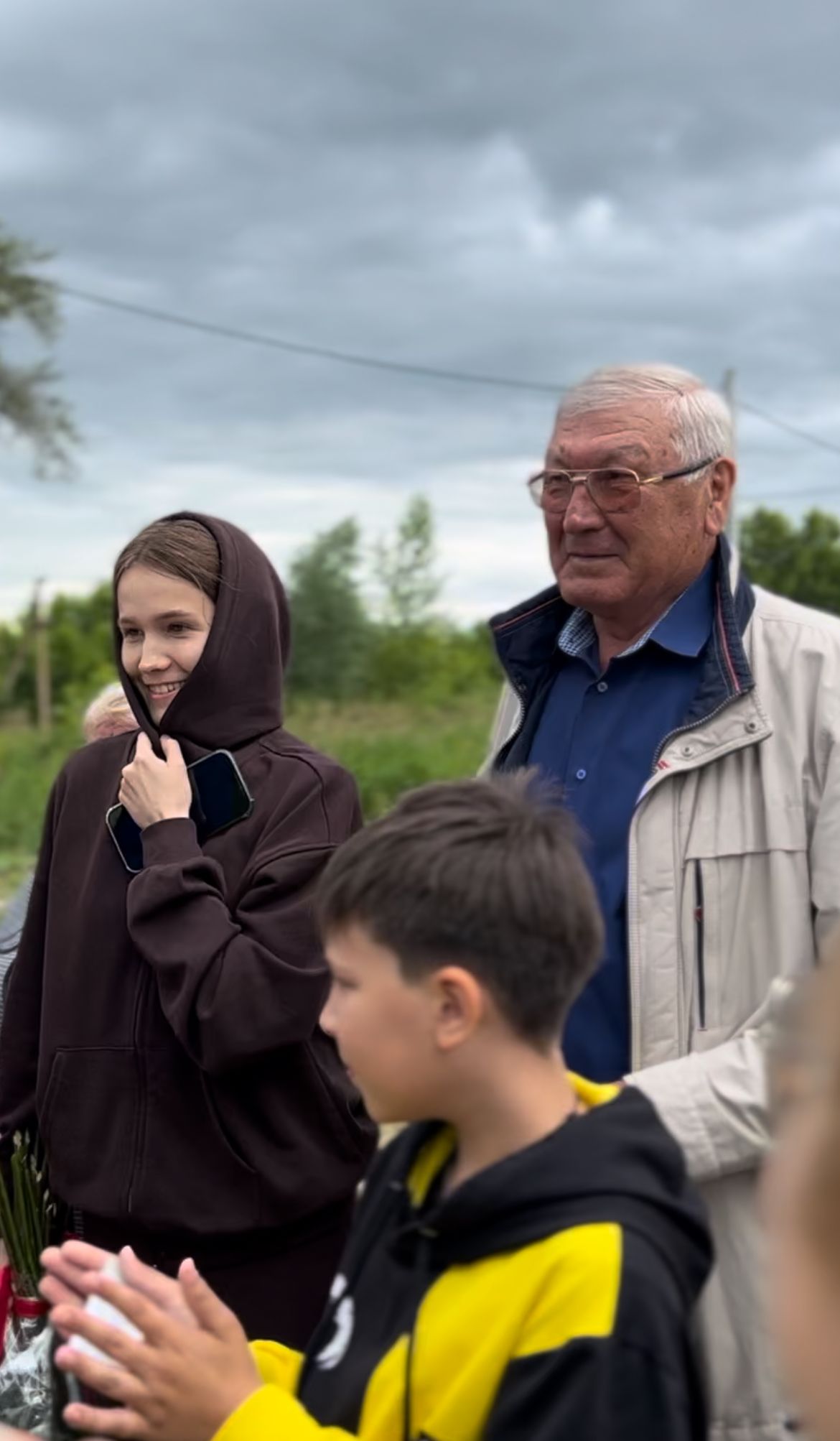 В Емельяново торжественно открыли реконструированный памятник «Вечная память павшим»
